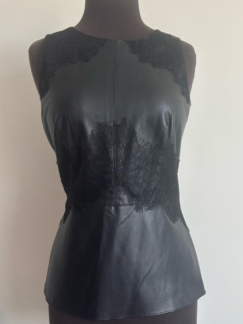 Size M, Bailey/44 Vegan Leather Lace Sleeveless Dressy Stretch Top Made In USA - Picture 6 of 13
